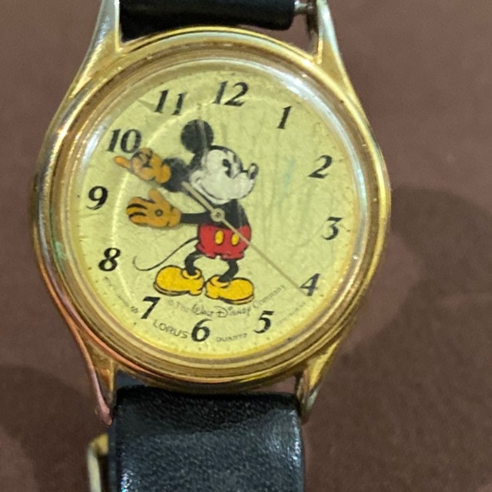 Vintage Mickey Mouse Watch. V515-6000.